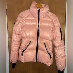 A medium size, SAM. coat pink. No hoodie.